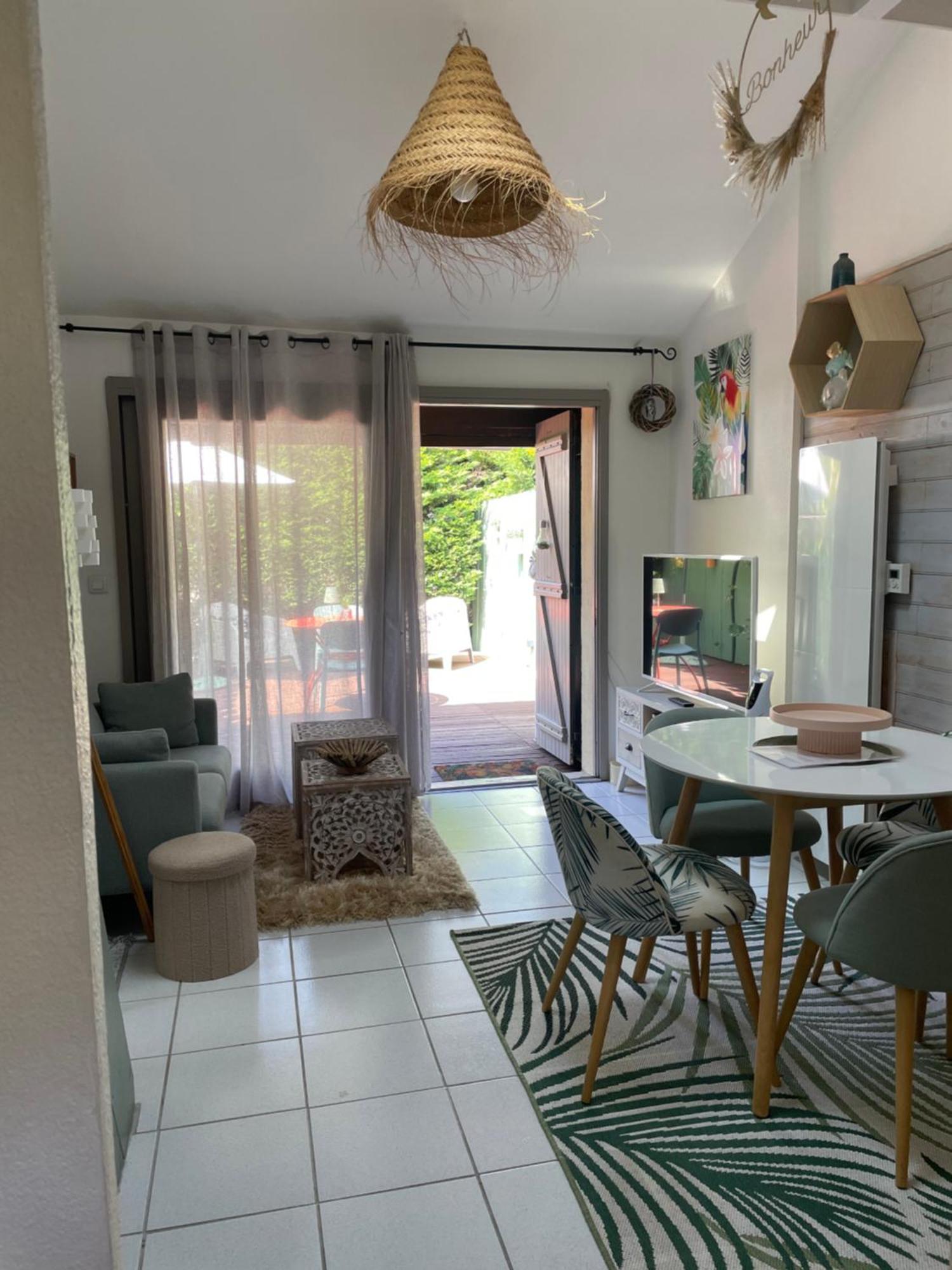 Jolie Maison Au Golf Lacanau Εξωτερικό φωτογραφία